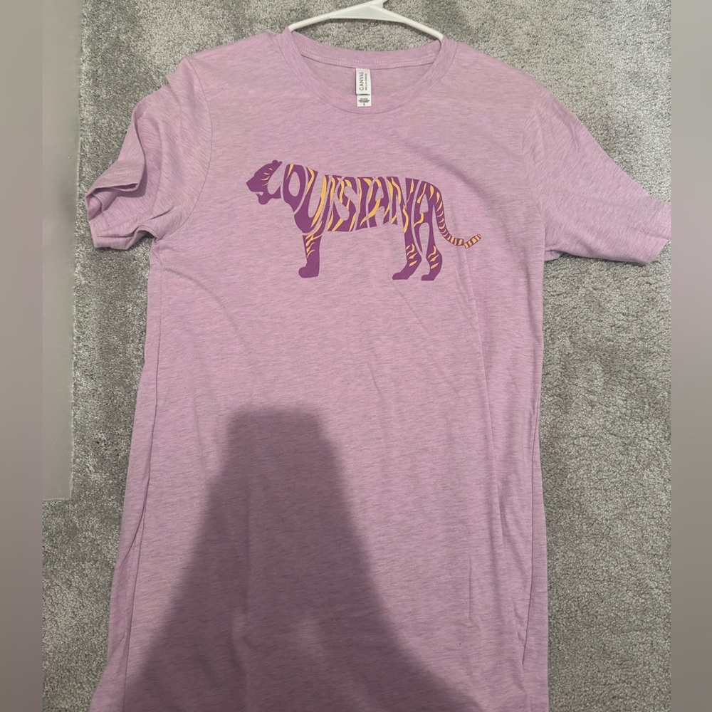 Louisiana State University Women’s Short Sleeve shirt Light Purple Size Small